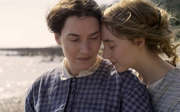 Kate Winslet hé lộ quá trình quay cảnh nóng đồng giới với Saoirse Ronan