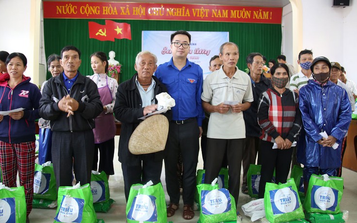 Triển khai công trường thanh niên tình nguyện tại vùng lũ