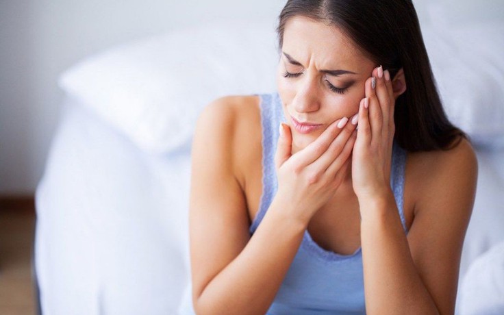 Vì sao chứng đau răng thường trở nặng vào ban đêm?