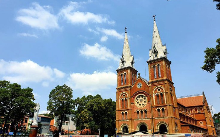 Nhà thờ Đức Bà, một trong bốn vương cung thánh đường tại Việt Nam