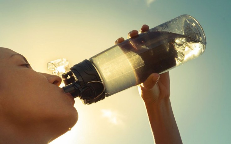 7 cách dễ dàng để uống nhiều nước hơn mỗi ngày