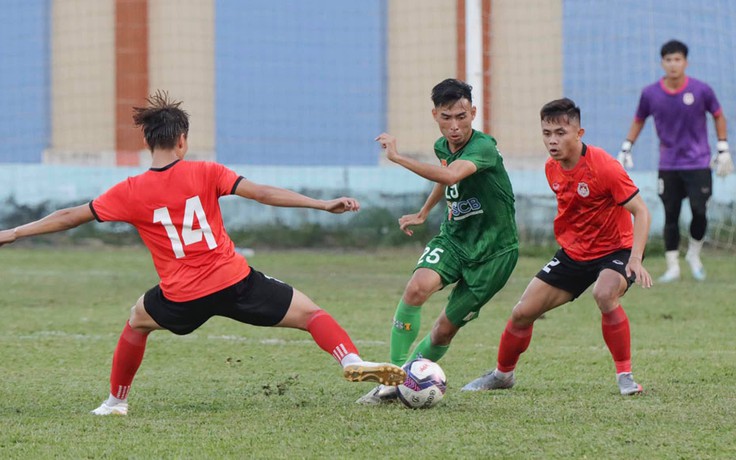 Sài Gòn FC 'tập nặng, đá nhẹ'