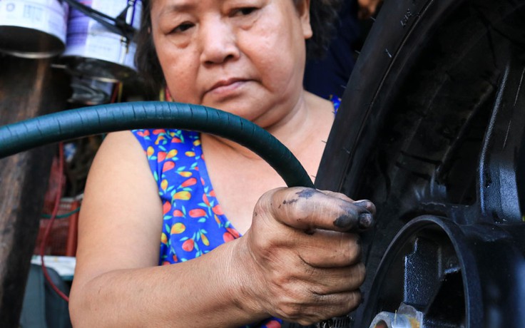 Người đàn bà ở Sài Gòn cả đời ‘trang điểm’ bằng dầu nhớt