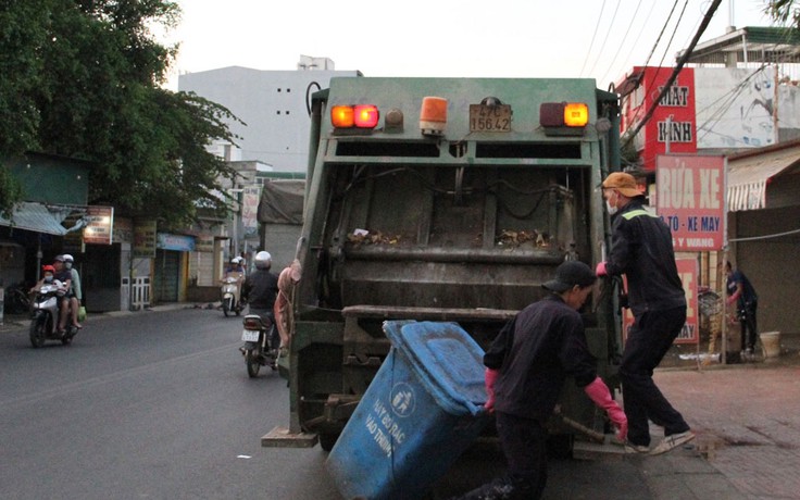 Hơn 200 công nhân vệ sinh môi trường có nguy cơ mất việc