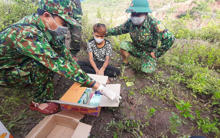 Bắt nghi phạm 16 tuổi vận chuyển ma túy qua biên giới