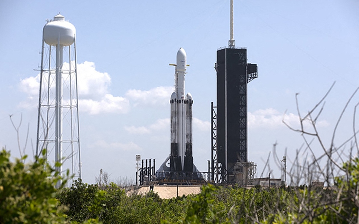 SpaceX sẽ phóng tàu thám hiểm mặt trăng của sao Mộc