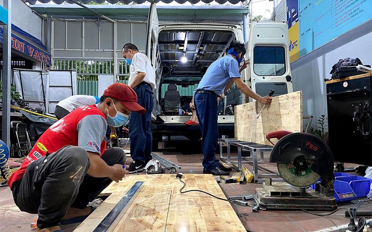 'Đội đặc nhiệm' hoán cải xe cấp cứu F0