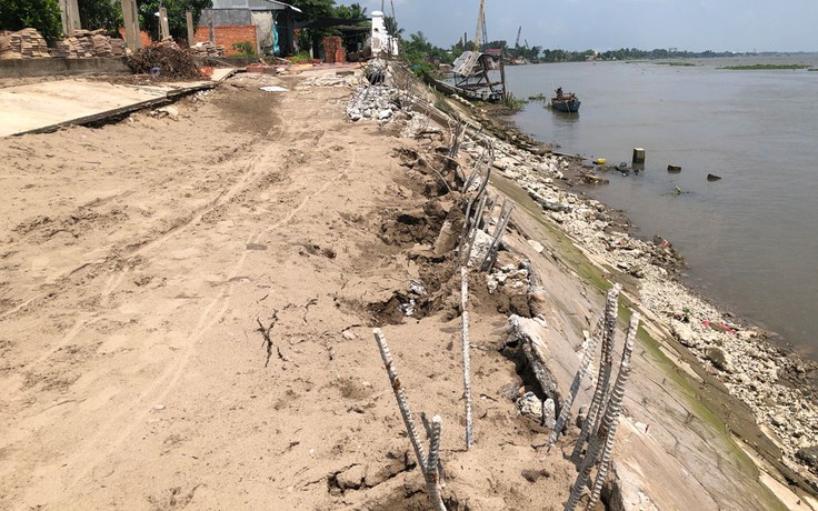 Bờ kè trăm tỉ tả tơi từ khi đang xây dựng: Chưa làm rõ trách nhiệm lại đề xuất chi ngân sách