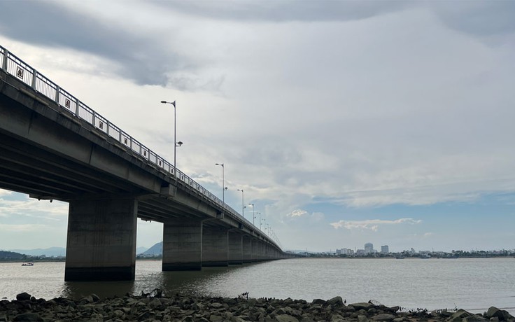 Chàng thanh niên chuyên cứu người, vớt xác trên sông