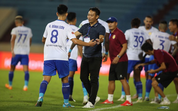 V-League 2022: Sự trỗi dậy của những người cùng khổ