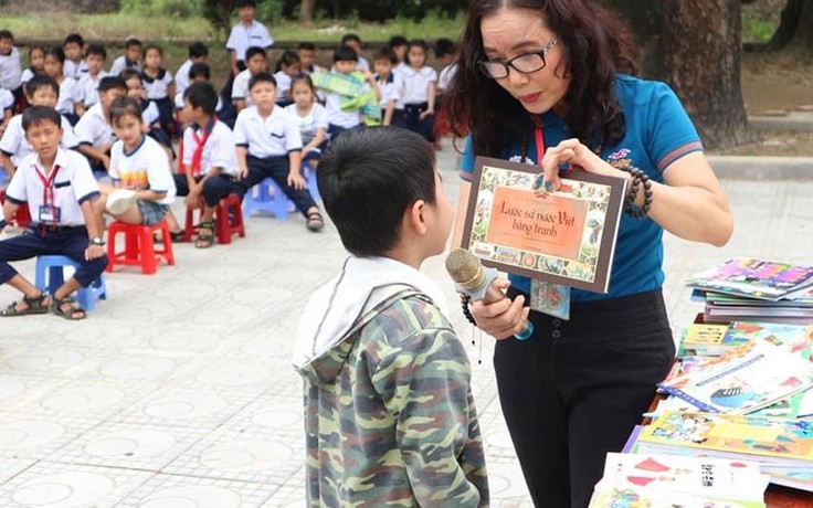 Người 'cõng sách' đi muôn nơi