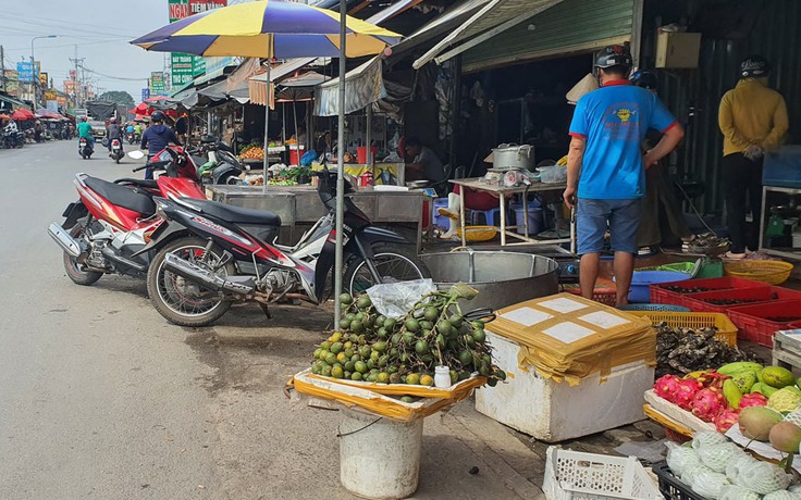 Lấn đường, che dù kinh doanh