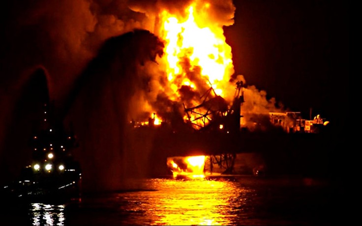 Giàn khoan Azerbaijan cháy trên biển Caspi, 32 công nhân thiệt mạng