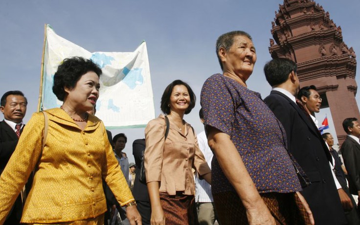 Campuchia tước quyền miễn trừ truy tố của nghị sĩ bị ông Hun Sen kiện