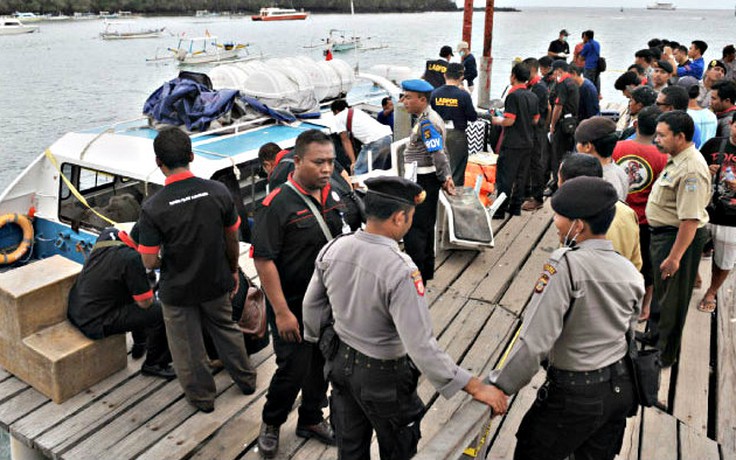 Tàu Indonesia và tàu hàng Việt Nam va chạm, 15 người mất tích