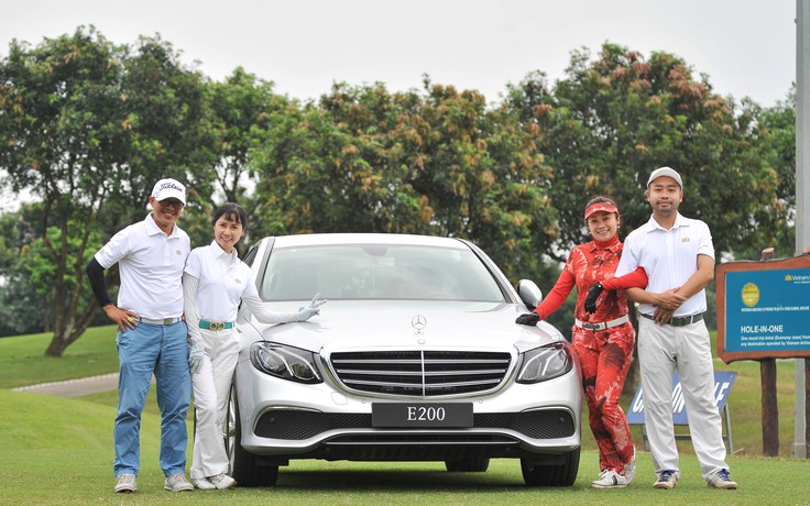 Nhiều xe Mercedes chưa có chủ tại giải Saigon Gold Golf Tournament 2017