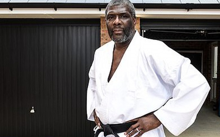 Bậc thầy Karate Geoff Thompson nhắm mục tiêu trở lại Thế vận hội… ở tuổi 63