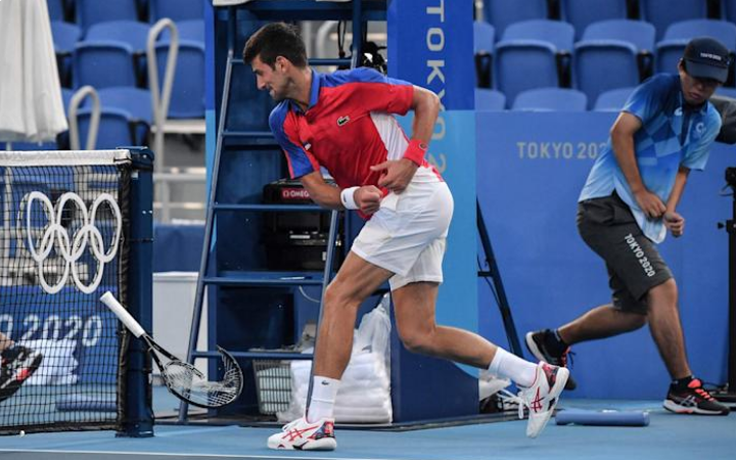 Tay vợt số 1 thế giới Novak Djokovic để lại hình ảnh xấu xí tại Olympic 2020