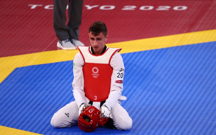 Võ sĩ đoạt HCB Olympic môn taekwondo Jack Woolley bị đánh rách mặt ngay trên đường