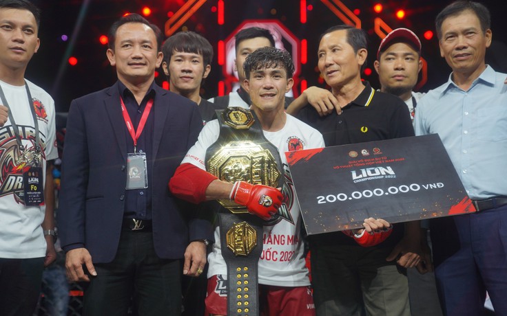 'Độc cô cầu bại' Nguyễn Trần Duy Nhất thắng nghẹt thở ở chung kết Lion Championship