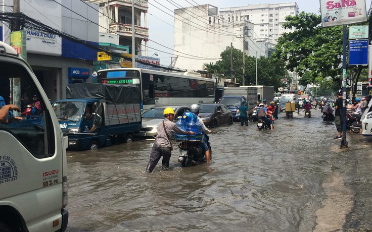 TP.HCM tăng cường kiểm tra các công trình đang thi công nhằm hạn chế ngập