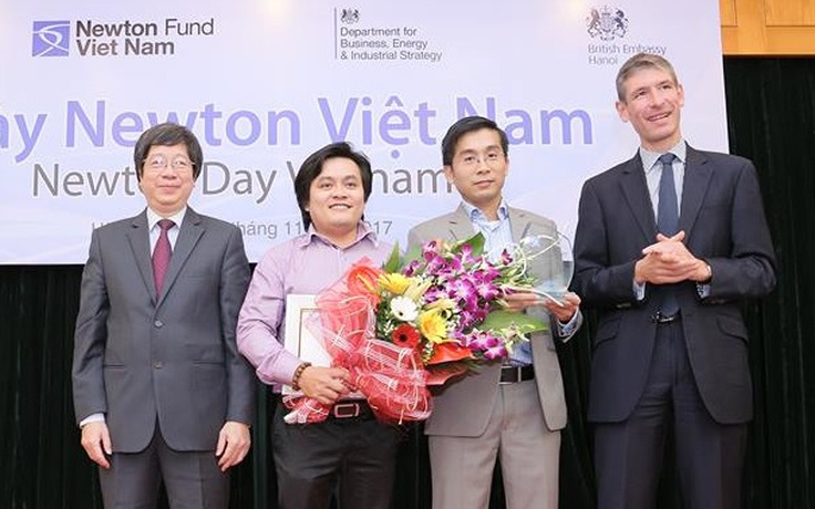 Hai tiến sĩ Việt được Vương quốc Anh ghi nhận đóng góp