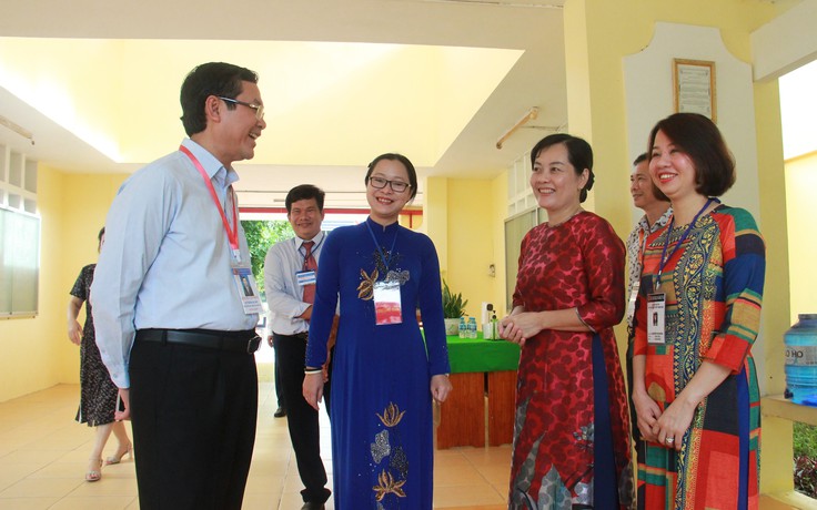 Thứ trưởng Bộ GD-ĐT Nguyễn Văn Phúc kiểm tra thi tốt nghiệp THPT tại Vĩnh Long
