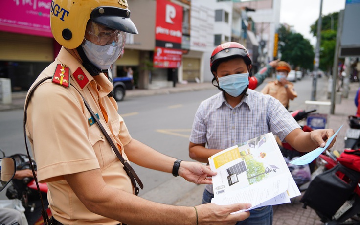 TP.HCM: Giám đốc HTX bị phạt 7,5 triệu vì ký khống 'giấy thông hành' cho con gái