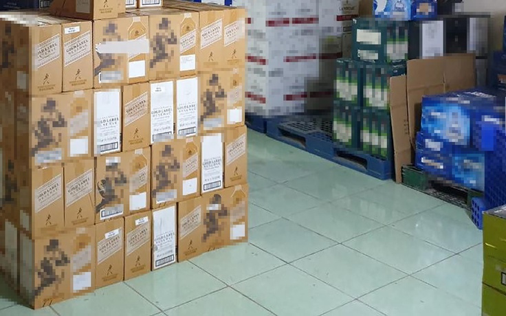 Vụ buôn lậu thực phẩm, rượu từ Đài Loan về Việt Nam ở Công ty Trang Bách: Đề nghị truy tố 2 bị can