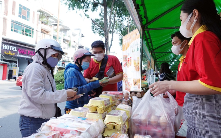 Công đoàn TP.HCM dành 140 tỉ đồng chăm lo người lao động dịp Tết Nguyên đán 2023