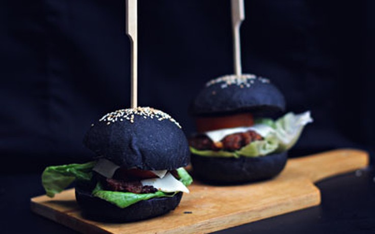 Làm mới vỏ bánh hamburger với tinh than tre