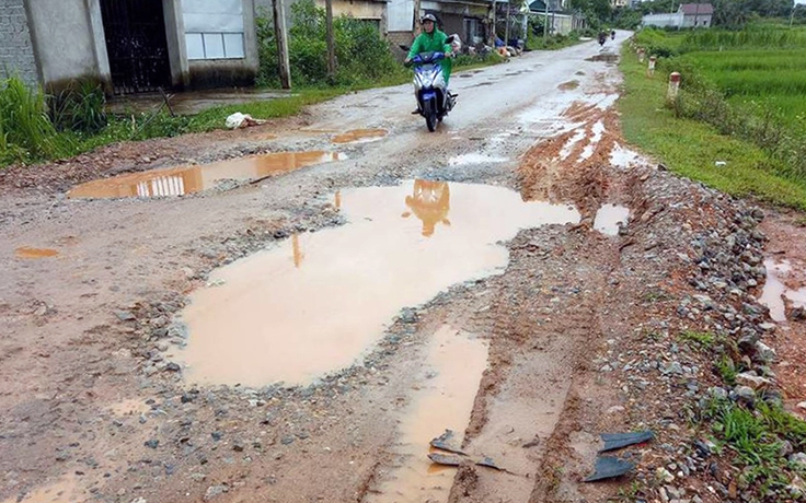 Đường tiền tỉ vừa bàn giao đã hỏng