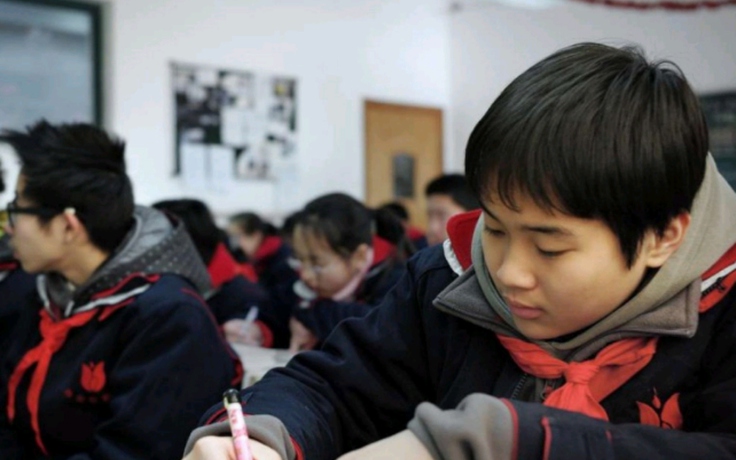 Trường Trung Quốc bắt học sinh đi vệ sinh phải có 'giấy phép'