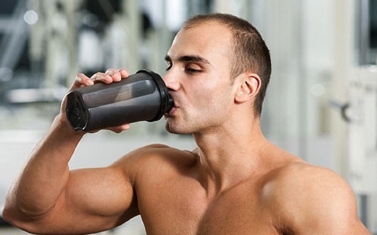 Tập gym cần bao nhiêu protein, nạp quá nhiều có hại gì?