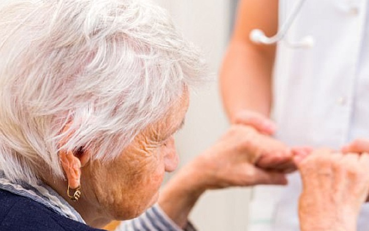 Bệnh mất trí nhớ Alzheimer có thể ‘lây lan’ qua máu