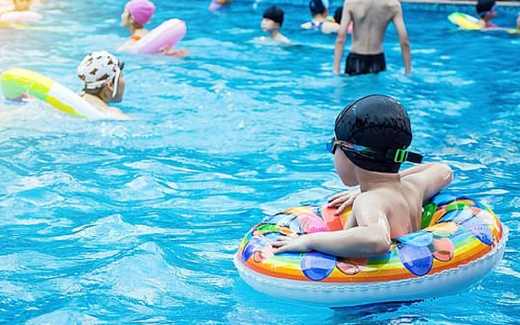 5 điều cha mẹ cần biết khi cho con đi bơi