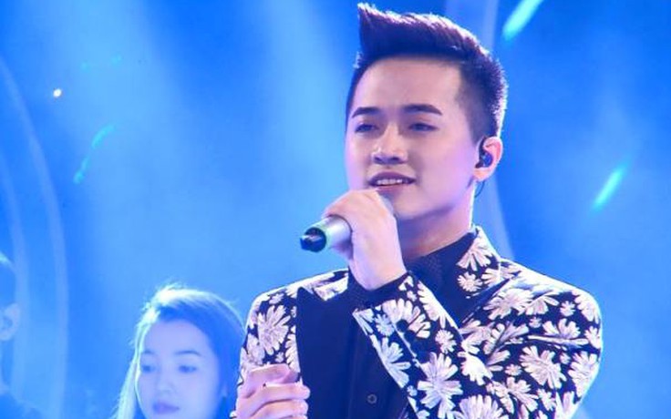 ‘Thầy giáo hotboy’ Minh Quân dừng chân trước thềm chung kết Vietnam Idol
