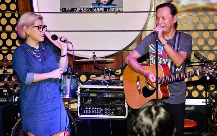 Vân Quỳnh Idol tình cảm hát cùng cha trên sân khấu
