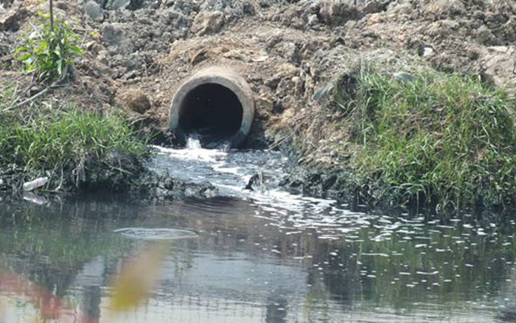 Phát hiện công ty xả nước thải lậu ra kênh An Hạ