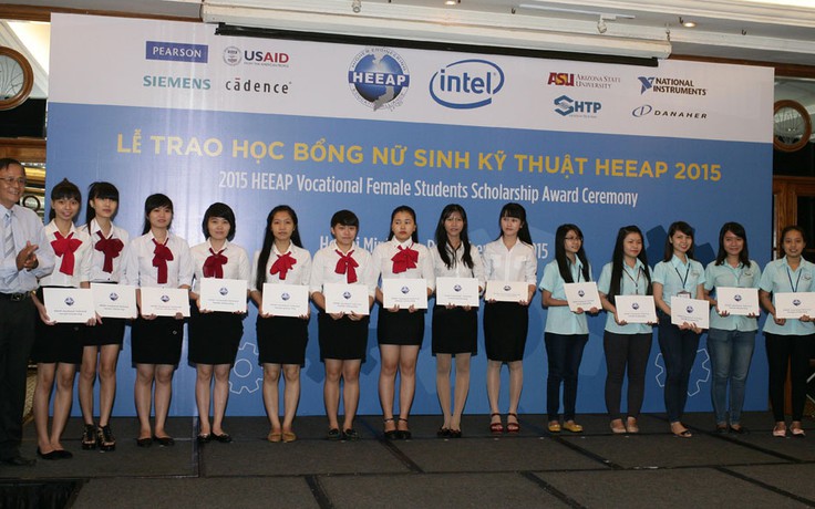 Intel trao 109 suất học bổng nữ sinh kỹ thuật chương trình HEEAP
