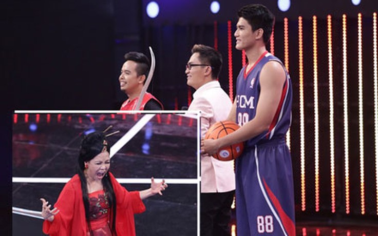 'Song đấu': Việt Hương dụ hotboy 1,91m bỏ bóng rổ làm người mẫu