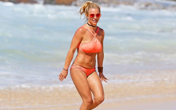 Britney Spears suýt chết đuối tại Hawaii