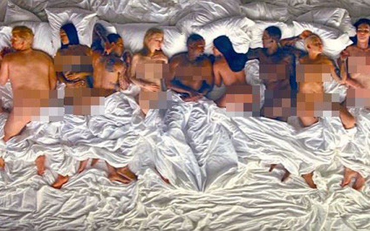Kanye West bán tượng sao khỏa thân trong MV Famous giá 4 triệu USD?