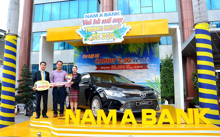 Nam A bank trao 'xe xịn' cho khách hàng trúng thưởng