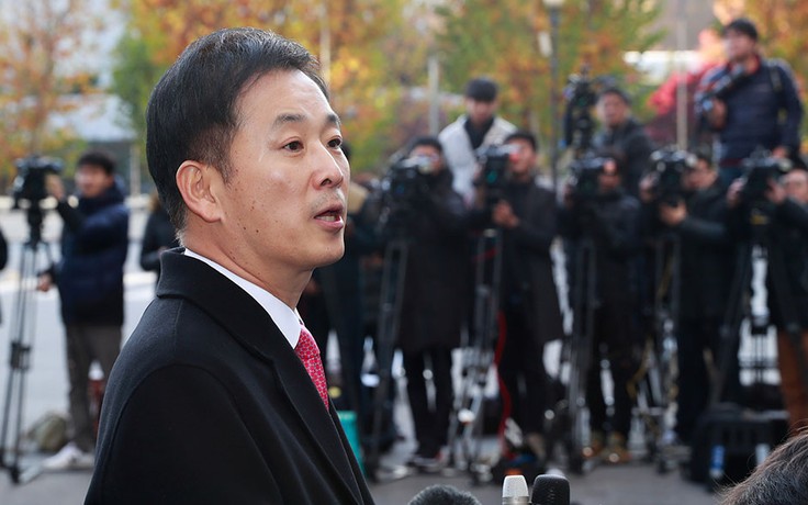 Phe đối lập Hàn Quốc tổng tấn công bà Park