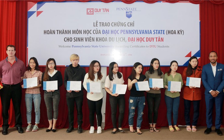 Trao Chứng chỉ Hoàn tất Môn học PSU ngành Du lịch cho SV Duy Tân