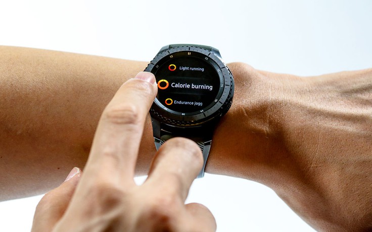 Tạm biệt nỗi lo tăng cân ngày tết với Samsung Gear S3