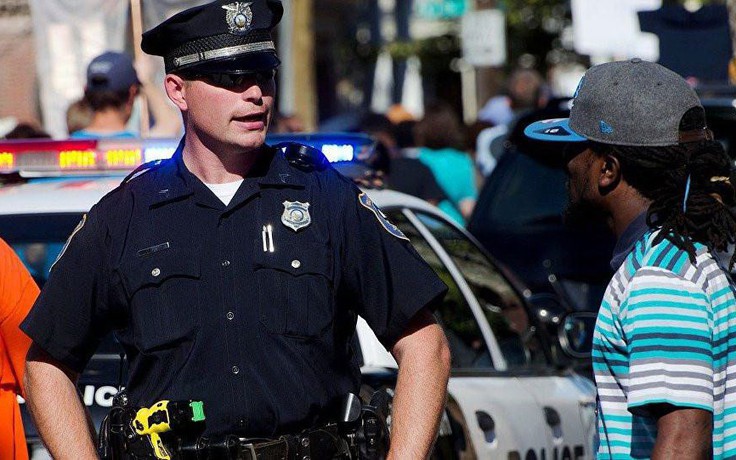 Mỹ đào tạo giao tiếp cho cảnh sát trẻ
