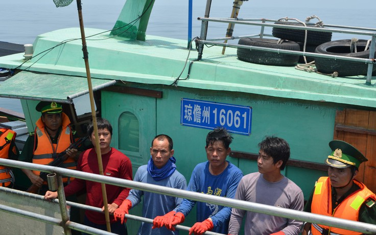 Xua đuổi hàng ngàn lượt tàu nước ngoài xâm phạm vùng biển Việt Nam