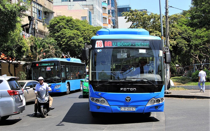 Góc nhìn phóng viên: Ngành xe buýt nên nhìn vào đối thủ